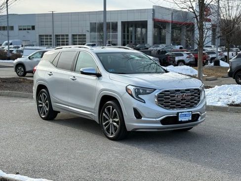 Used 2020 GMC Terrain Denali w/ Denali Premium Package image 3