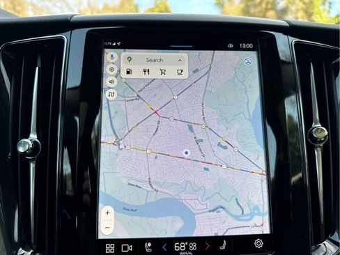 Certified 2025 Volvo XC60 B5 Plus image 30