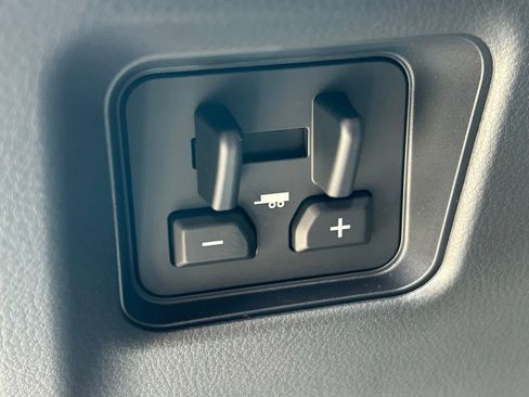 Used 2025 Lexus LX 700h Luxury image 35