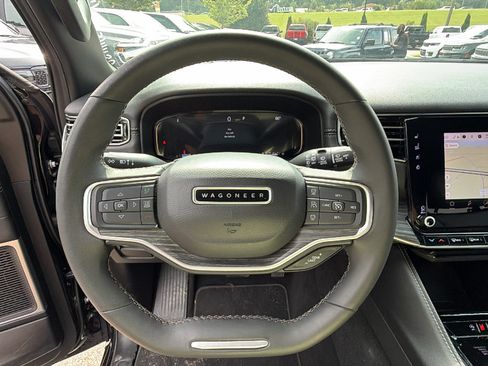 Used 2024 Jeep Wagoneer L Series II w/ Flexible Seating Group AWD/4WD image 29