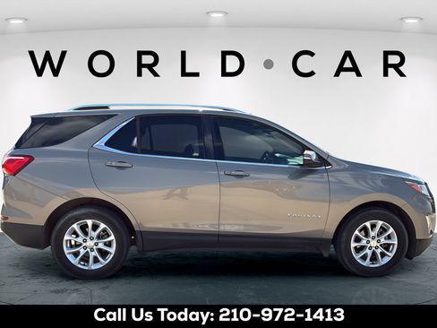 Used 2018 Chevrolet Equinox LT w/ Sun & Infotainment Package FWD image 17