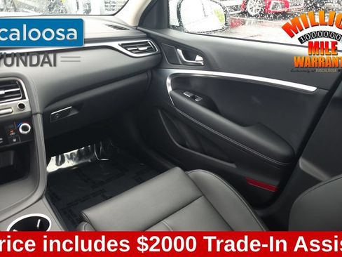 Used 2026 Genesis G70 2.5T RWD image 28