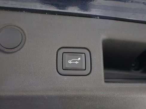 Used 2020 Chevrolet Equinox LT image 23