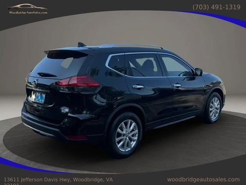 Used 2017 Nissan Rogue SV w/ SV Premium Package FWD image 4