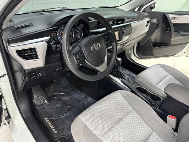 Used 2016 Toyota Corolla LE FWD image 8