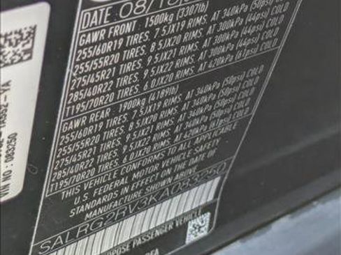 Used 2019 Land Rover Discovery SE image 15