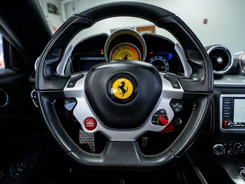 Used 2016 Ferrari California T image 43
