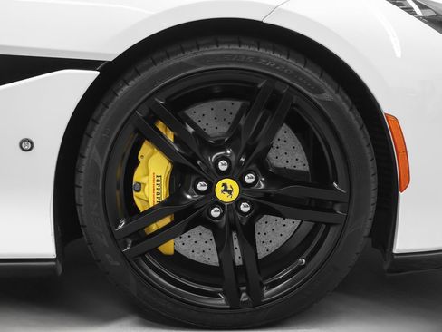 Certified 2019 Ferrari Portofino RWD image 11