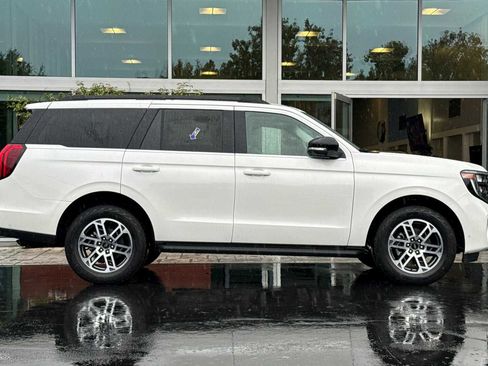 New 2025 Ford Expedition Active image 3