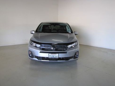 Certified 2025 Honda Odyssey EX-L image 2