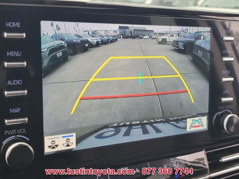 Certified 2023 Toyota Sienna Limited image 24