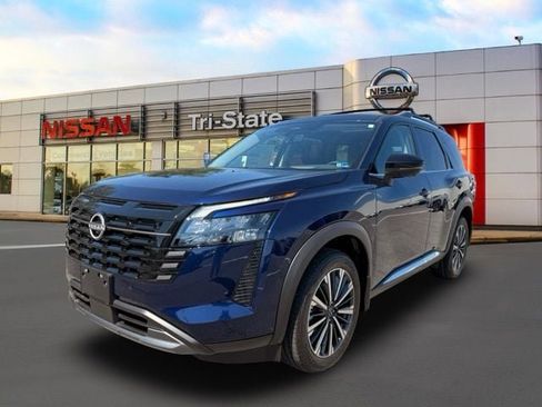 New 2026 Nissan Pathfinder Platinum AWD/4WD image 2