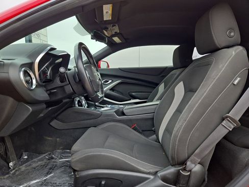 Used 2022 Chevrolet Camaro LT RWD image 17