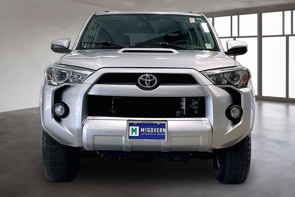 Used 2015 Toyota 4Runner Trail AWD/4WD image 2