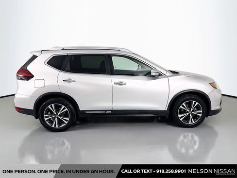 Certified 2018 Nissan Rogue SL FWD image 4