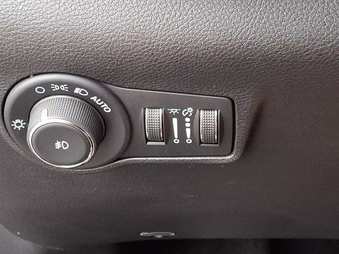 Used 2024 Jeep Compass Latitude AWD/4WD image 25