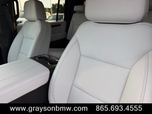 Used 2025 Chevrolet Suburban Premier w/ Sun And Tow Package AWD/4WD image 13