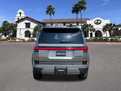 Used 2025 Lexus GX 550 AWD/4WD image 3