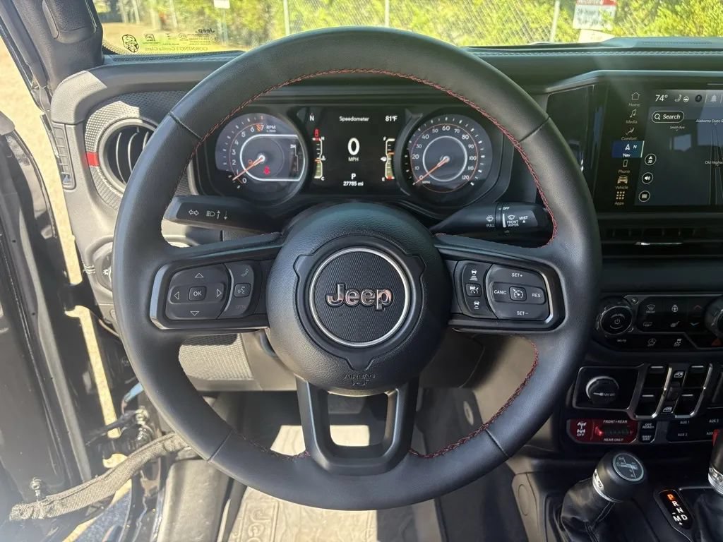 Used 2024 Jeep Gladiator Rubicon AWD/4WD image 19