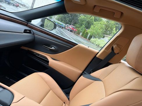 Used 2022 Lexus ES 250 w/ Premium Package AWD/4WD image 15