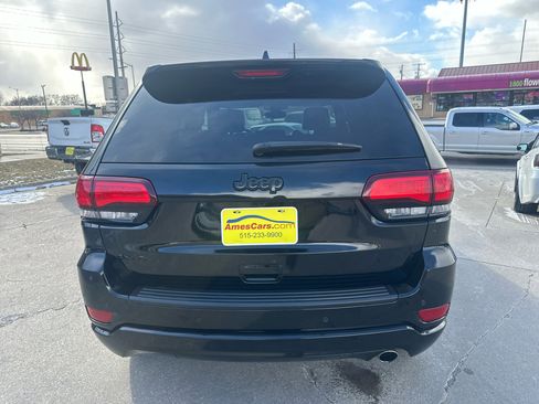Used 2019 Jeep Grand Cherokee Altitude image 4