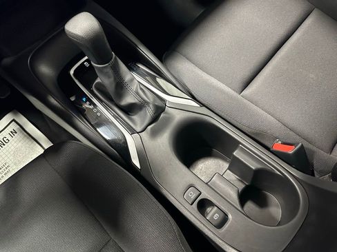 Used 2025 Toyota Corolla LE FWD image 38
