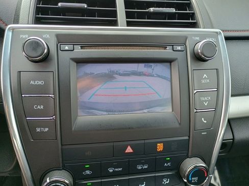 Used 2017 Toyota Camry SE image 29