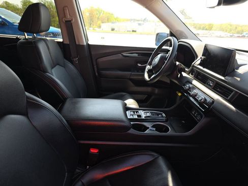 Used 2025 Honda Pilot Touring image 18