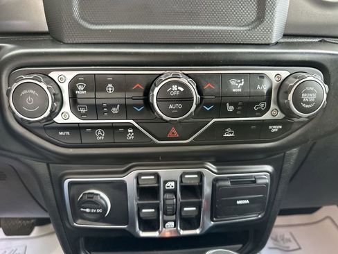 Used 2021 Jeep Wrangler Unlimited Sport image 17