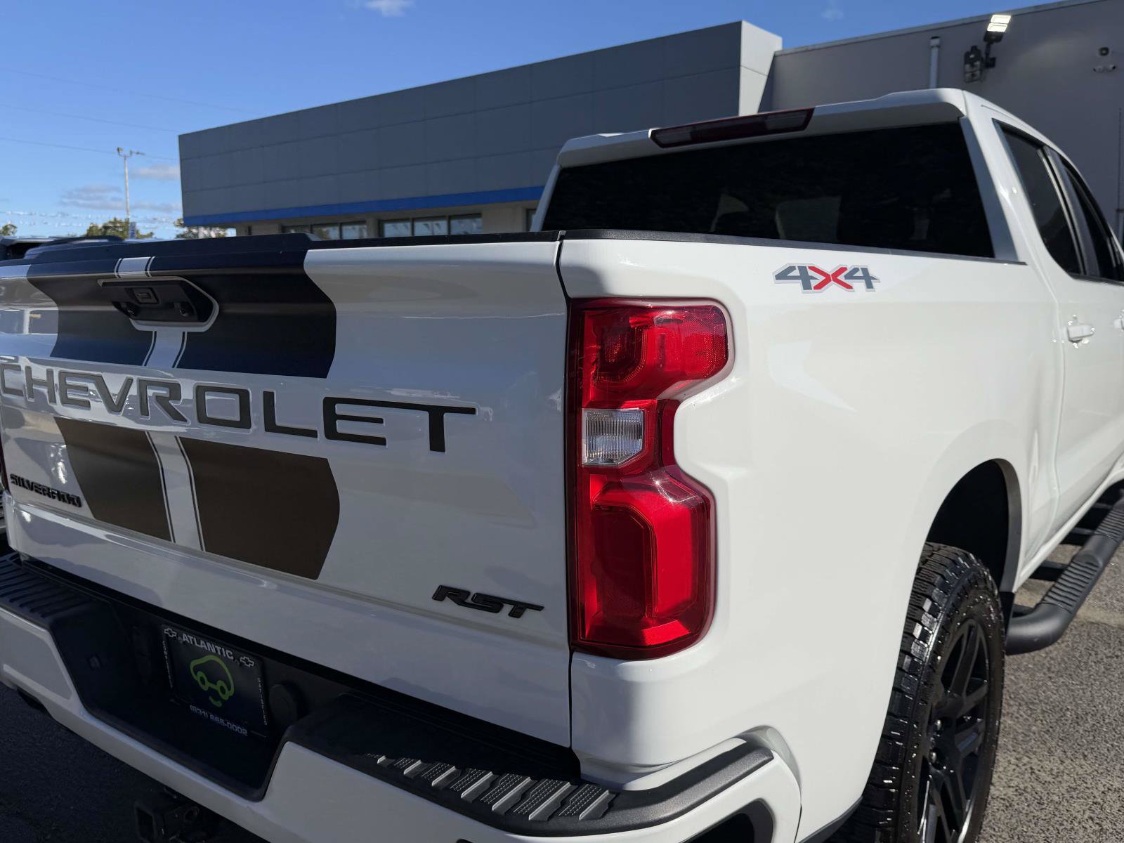 Used 2023 Chevrolet Silverado 1500 RST w/ Rally Edition AWD/4WD image 9
