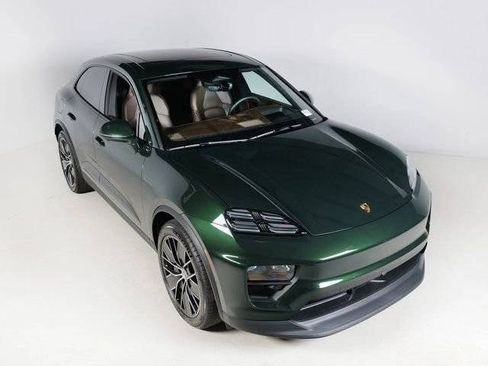 New 2026 Porsche Macan 4 Electric image 31