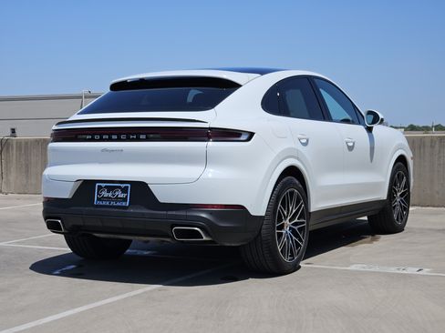 Certified 2026 Porsche Cayenne Coupe AWD/4WD image 8