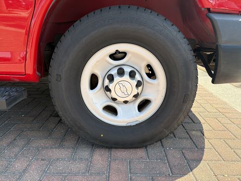 Used 2015 Chevrolet Express 3500 LS image 13