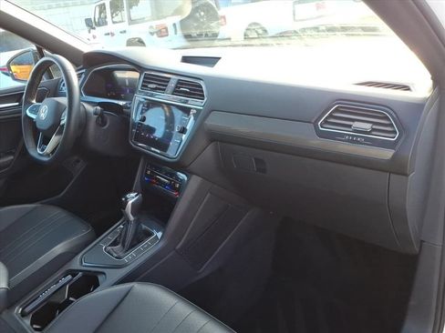 Used 2023 Volkswagen Tiguan SE R-Line FWD image 16