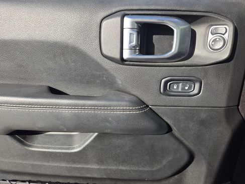 Used 2021 Jeep Wrangler Unlimited Sahara w/ Cold Weather Group image 26