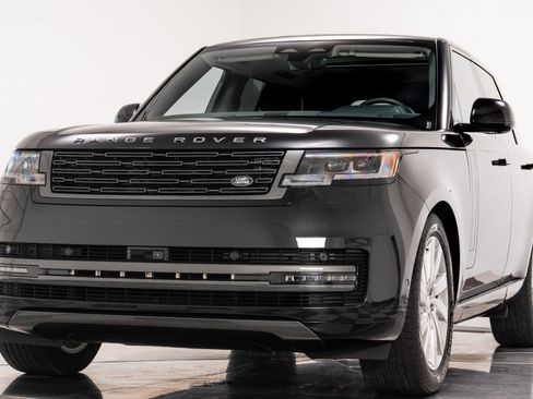 Used 2024 Land Rover Range Rover SE AWD/4WD image 5