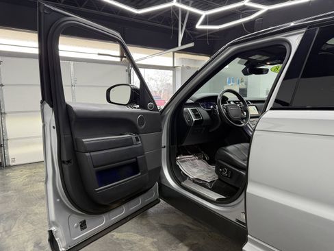 Used 2018 Land Rover Range Rover Sport HSE Dynamic image 9