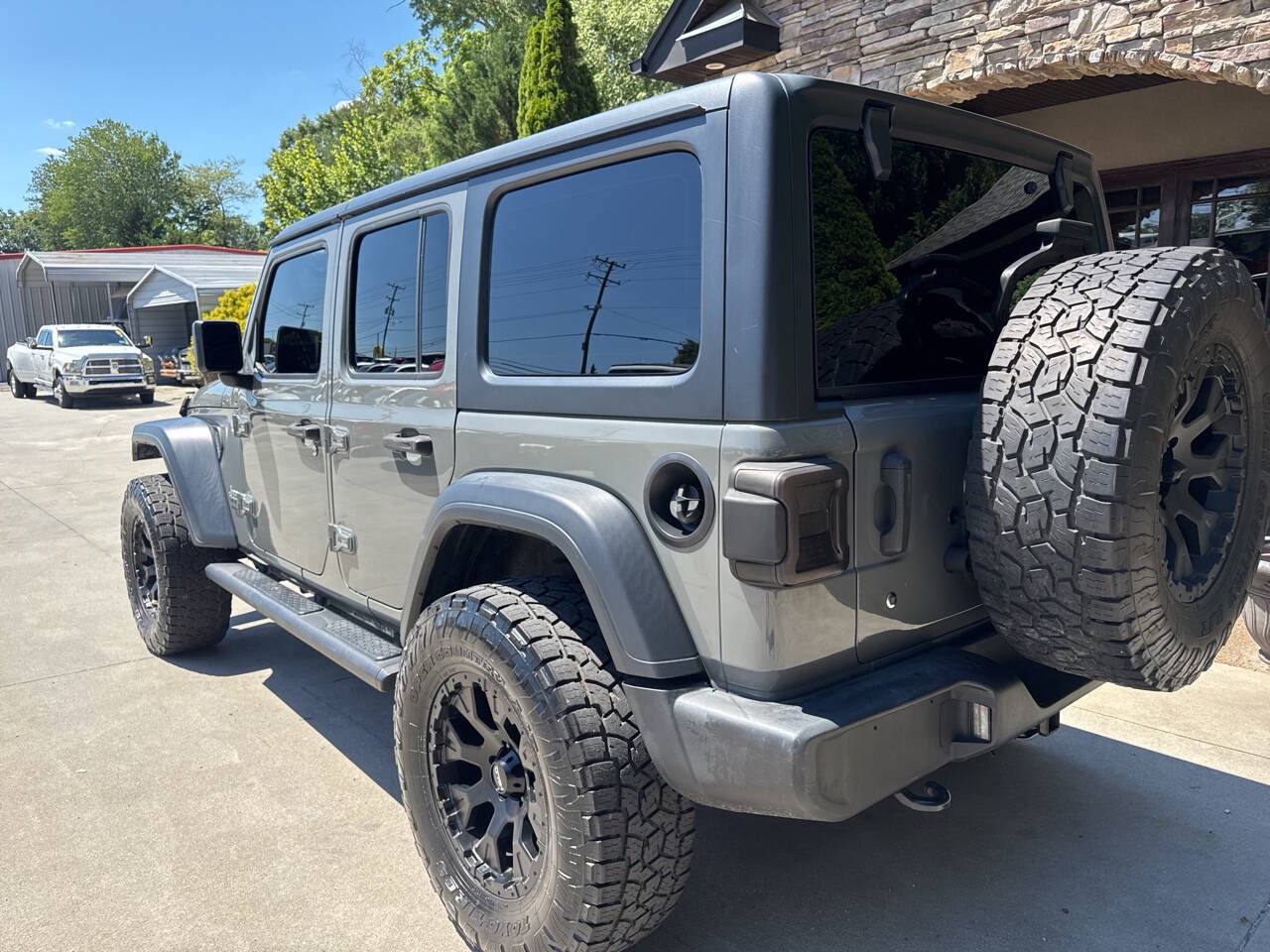 Used 2019 Jeep Wrangler Unlimited Sport S AWD/4WD image 3