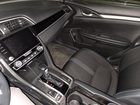 Used 2019 Honda Civic Sport image 7