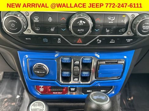 Used 2022 Jeep Wrangler Unlimited Rubicon 4xe w/ Steel Bumper Group AWD/4WD image 17