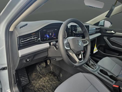 New 2026 Volkswagen Jetta SE image 10