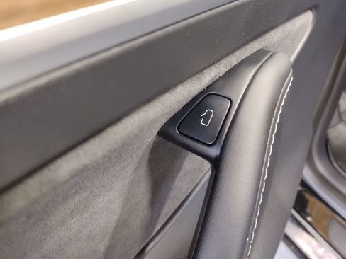 Used 2023 Tesla Model Y Long Range AWD/4WD image 16
