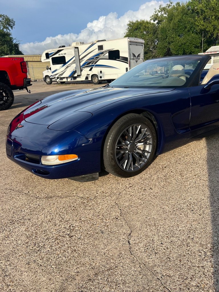 Used 2004 Chevrolet Corvette Convertible w/ Preferred Equipment Group RWD image 5