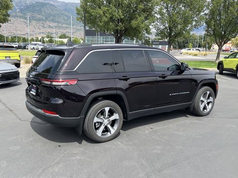 Used 2022 Jeep Grand Cherokee Limited 4xe w/ MOPAR Finishing Package AWD/4WD image 7