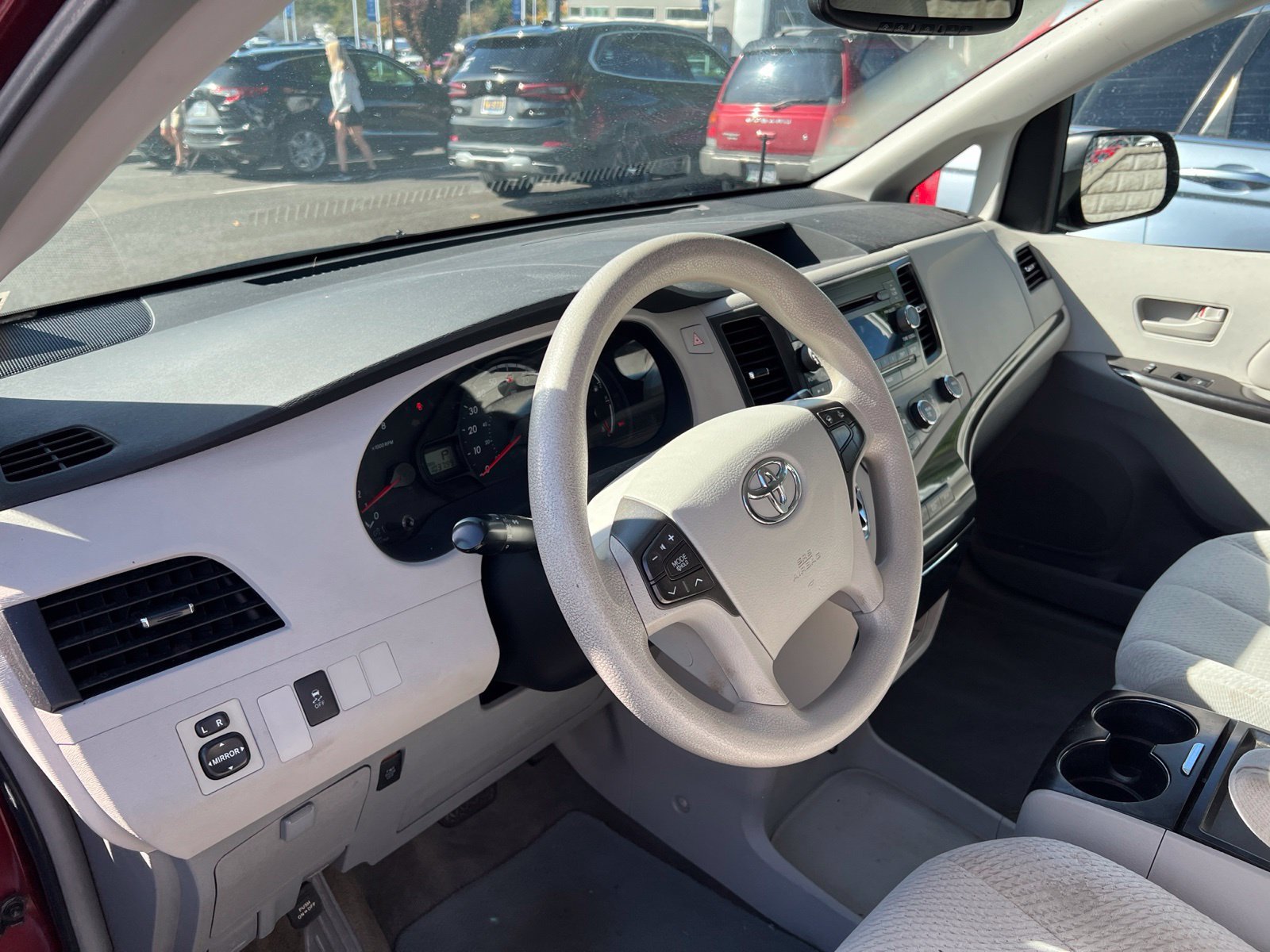 Used 2011 Toyota Sienna LE FWD image 10
