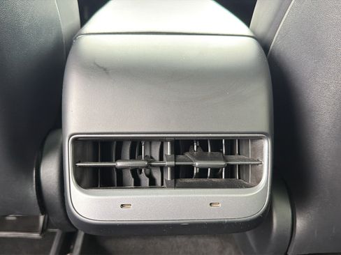Used 2023 Tesla Model Y Long Range AWD/4WD image 19