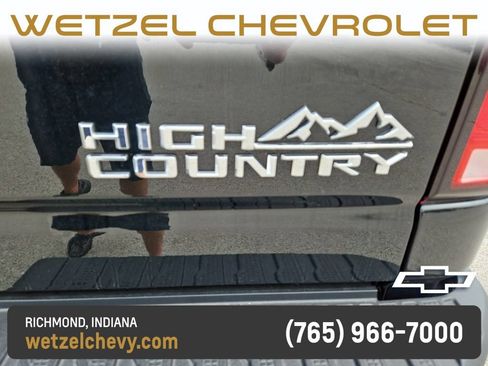 Used 2025 Chevrolet Silverado 2500 High Country w/ Technology Package AWD/4WD image 4