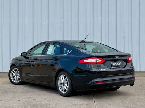 Used 2015 Ford Fusion SE FWD image 4