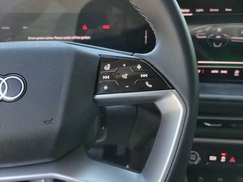 Certified 2025 Audi Q5 Premium AWD/4WD image 29