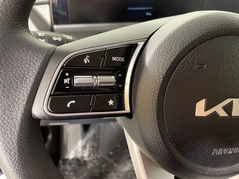 New 2026 Kia Seltos LX image 18